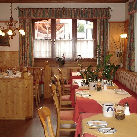 Hotel Almtalerhof Траун Екстериор снимка