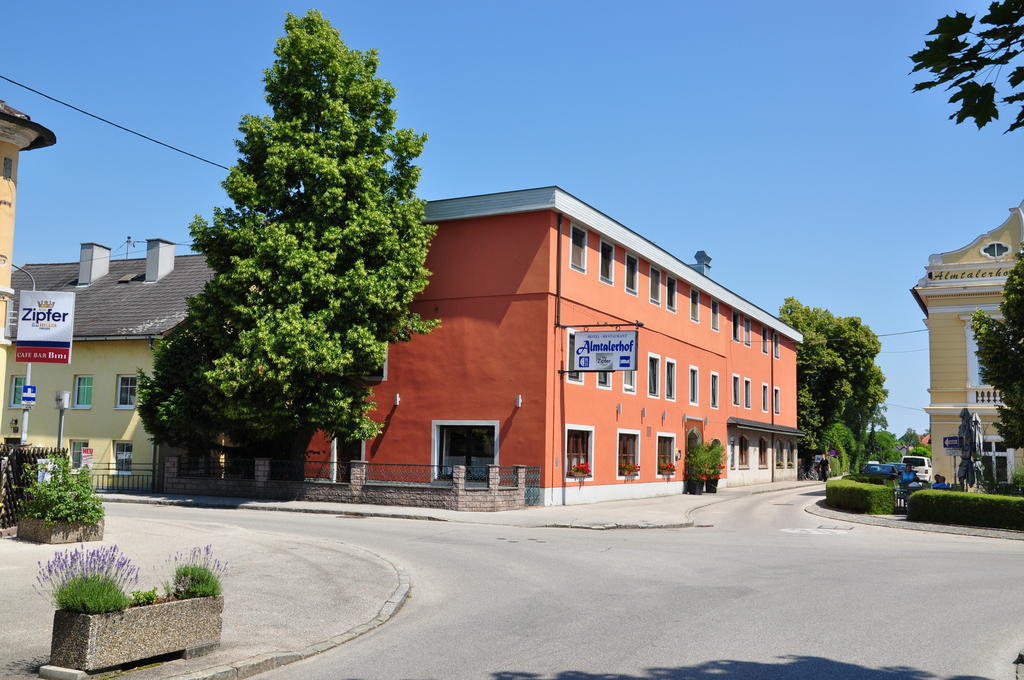 Hotel Almtalerhof Траун Екстериор снимка