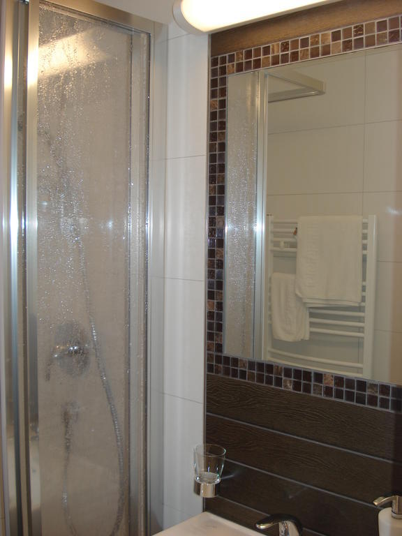 Hotel Almtalerhof Траун Екстериор снимка