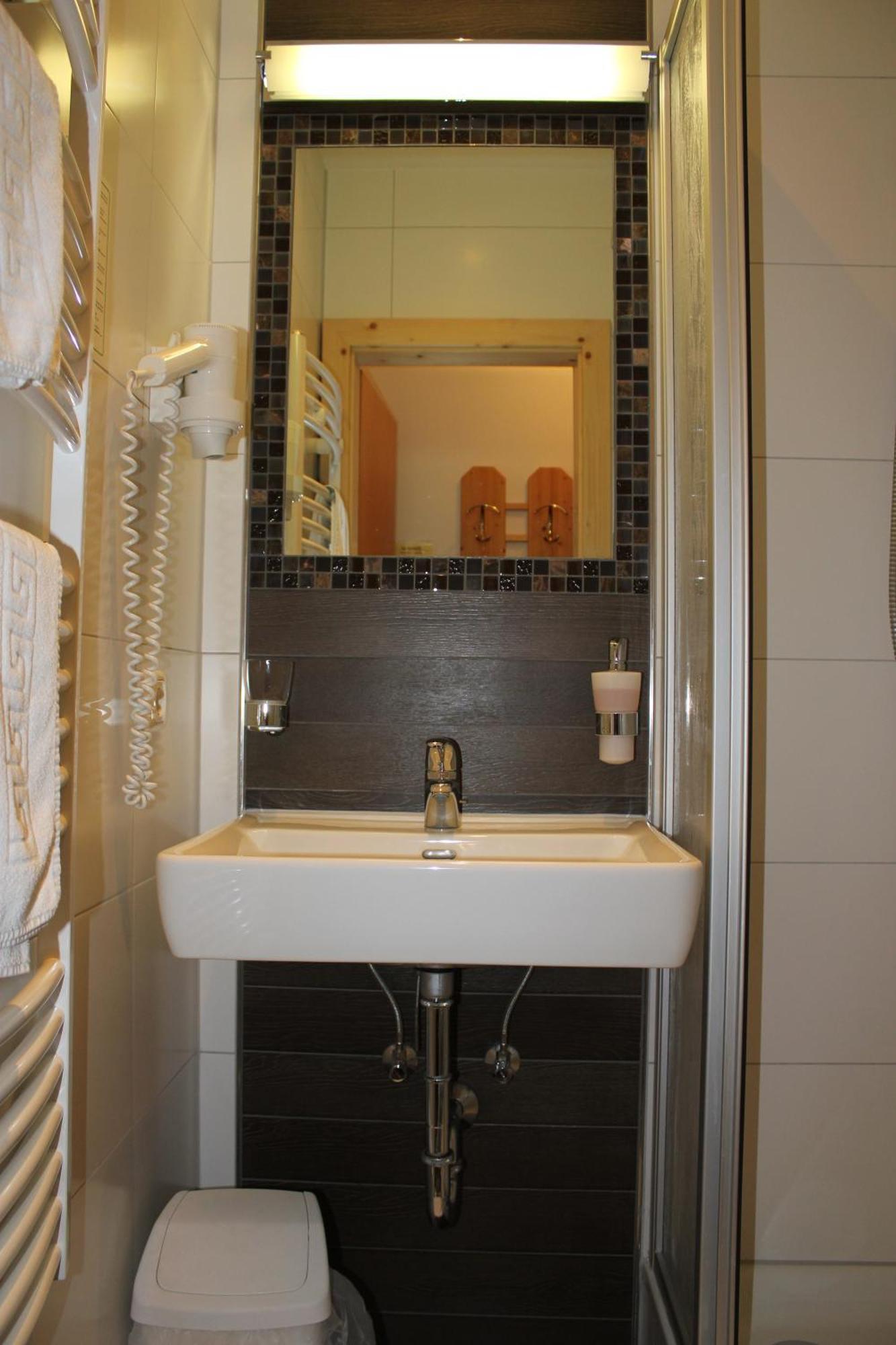 Hotel Almtalerhof Траун Стая снимка